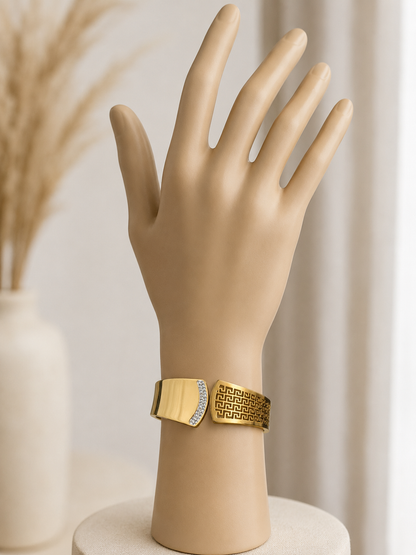 Royal Gleam Stone Bracelet